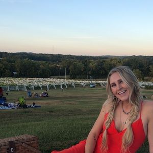 Meet your Posher, Bay